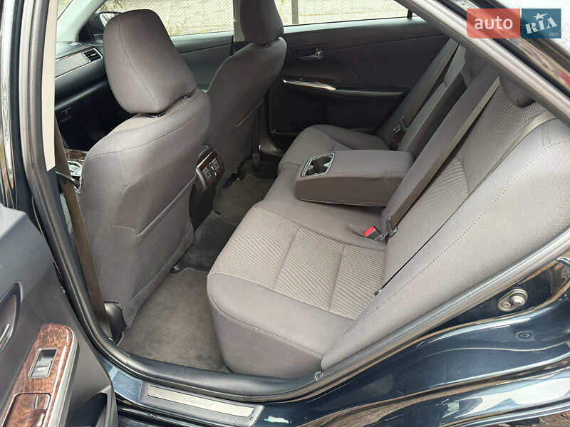 Седан Toyota Camry 2016 в Харкові