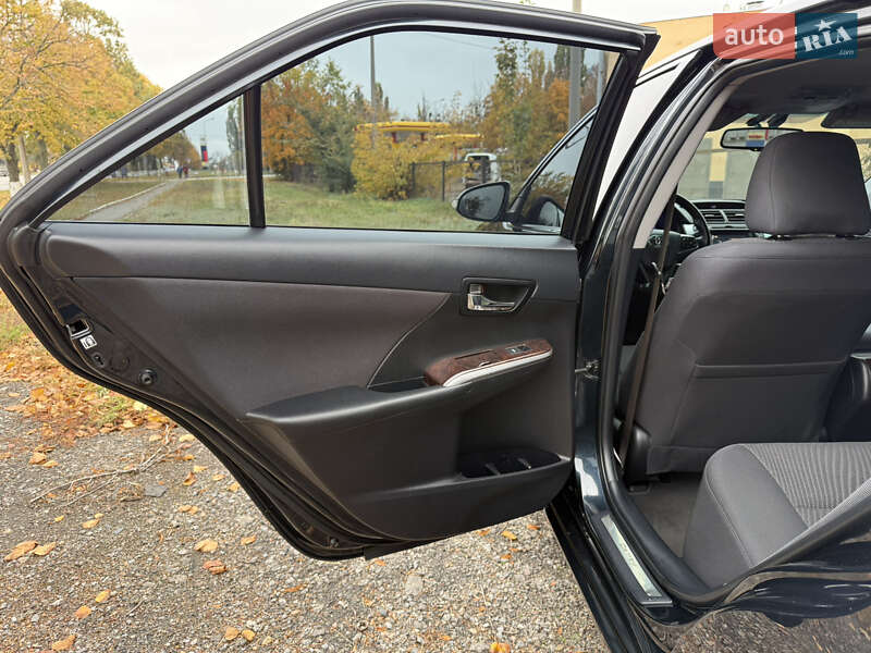 Седан Toyota Camry 2016 в Харкові