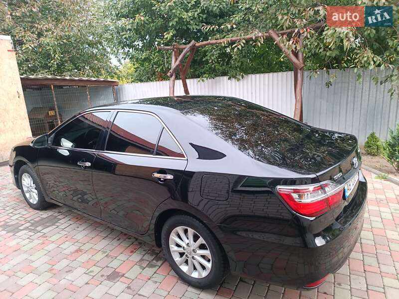 Седан Toyota Camry 2015 в Прилуках фото Седан Toyota Camry 2015 в Прилуках