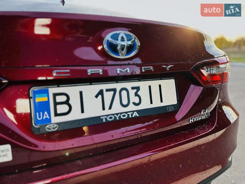 Седан Toyota Camry 2022 в Полтаве