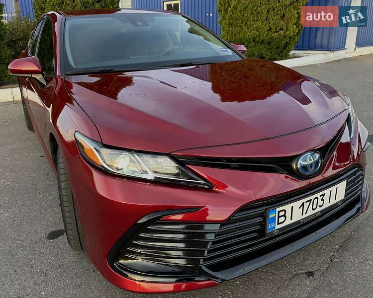 Седан Toyota Camry 2022 в Полтаве