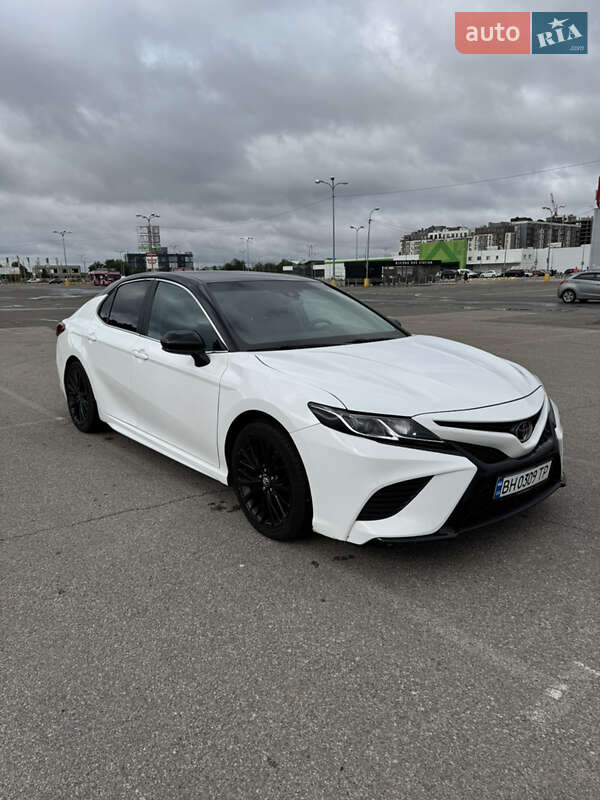 Седан Toyota Camry 2018 в Одесі