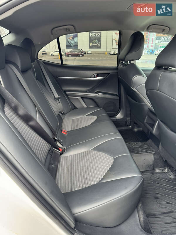 Седан Toyota Camry 2018 в Одесі