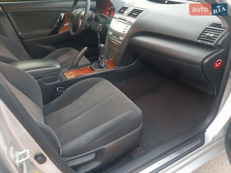 Седан Toyota Camry 2007 в Умани