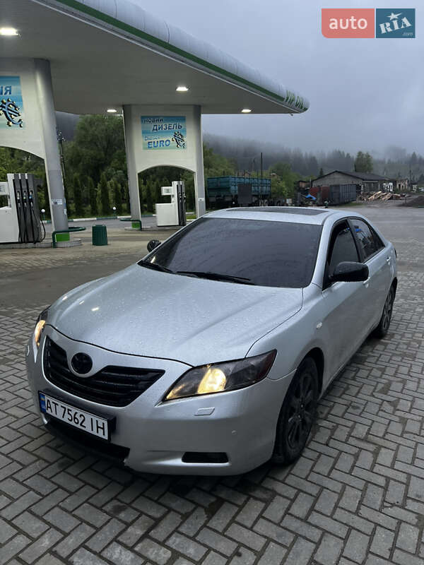 Седан Toyota Camry 2007 в Вижниці