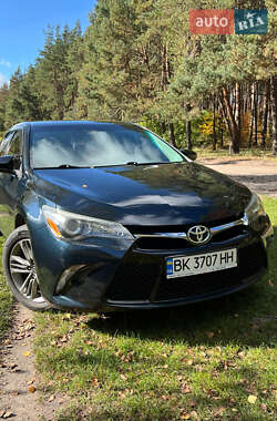 Седан Toyota Camry 2016 в Сарнах