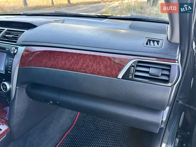 Седан Toyota Camry 2013 в Сумах