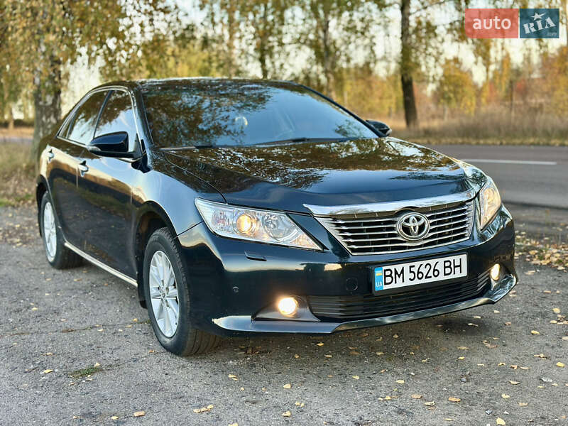 Седан Toyota Camry 2013 в Сумах