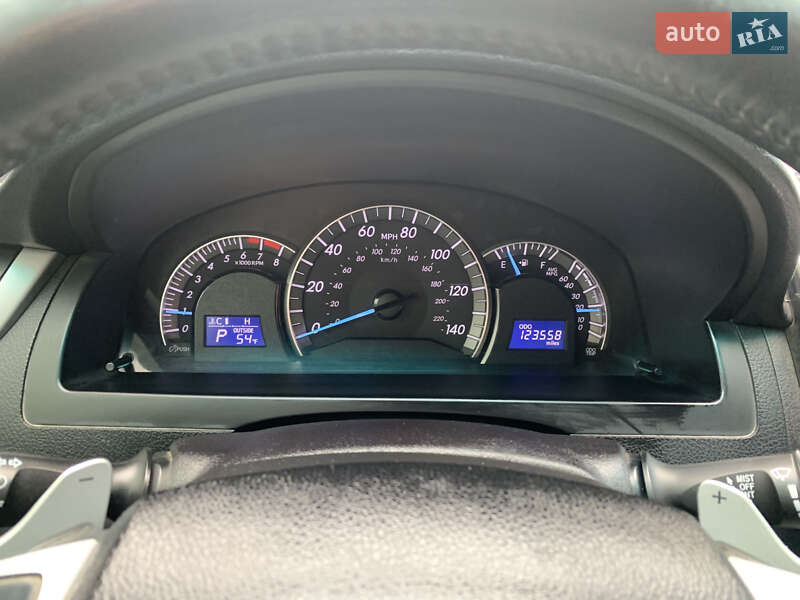 Седан Toyota Camry 2014 в Харькове
