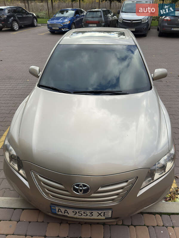 Седан Toyota Camry 2007 в Софіївській Борщагівці