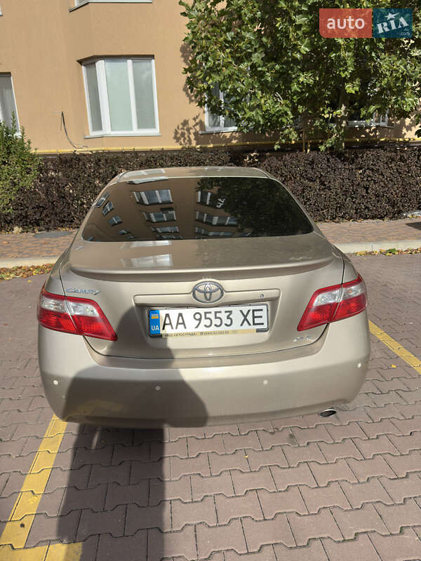Седан Toyota Camry 2007 в Софіївській Борщагівці