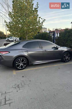 Седан Toyota Camry 2020 в 