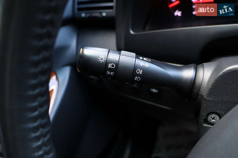 Седан Toyota Camry 2011 в Львові