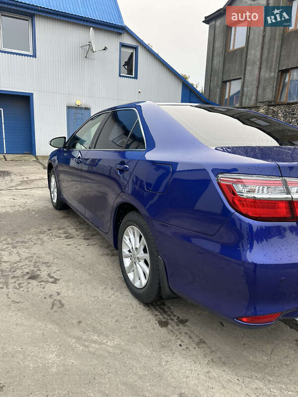 Седан Toyota Camry 2016 в Луцьку