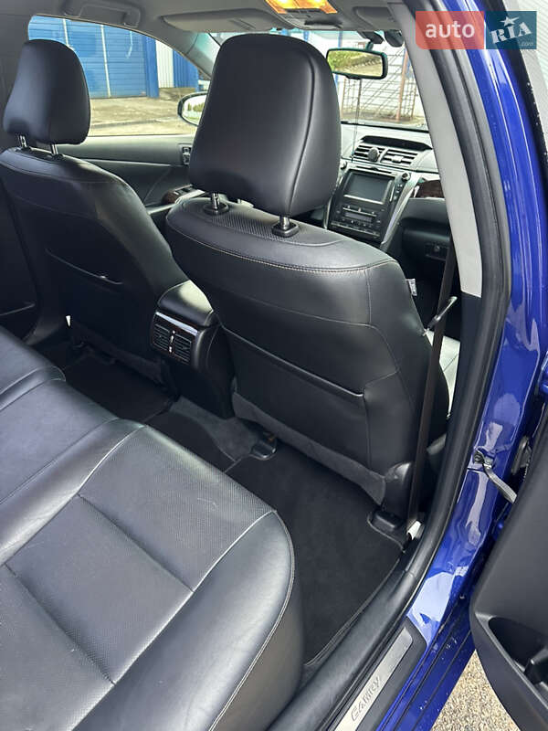 Седан Toyota Camry 2016 в Луцьку