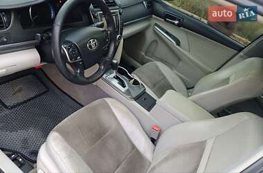 Седан Toyota Camry 2013 в 