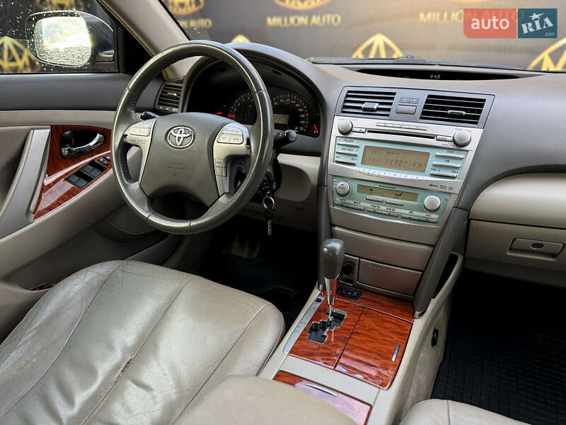 Седан Toyota Camry 2008 в Києві