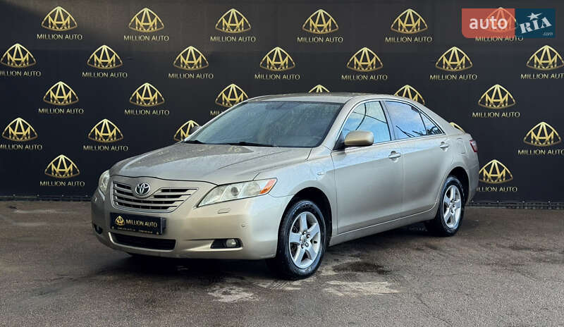 Седан Toyota Camry 2008 в Києві