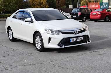 Седан Toyota Camry 2015 в 