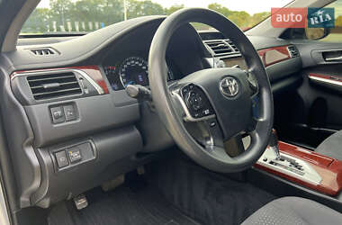 Седан Toyota Camry 2012 в 