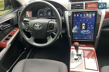 Седан Toyota Camry 2012 в 