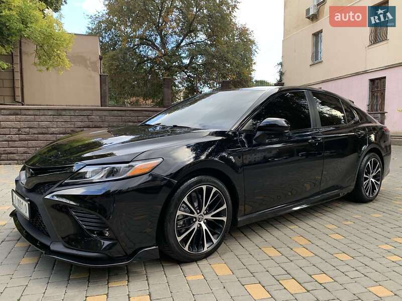 Седан Toyota Camry 2018 в Одессе
