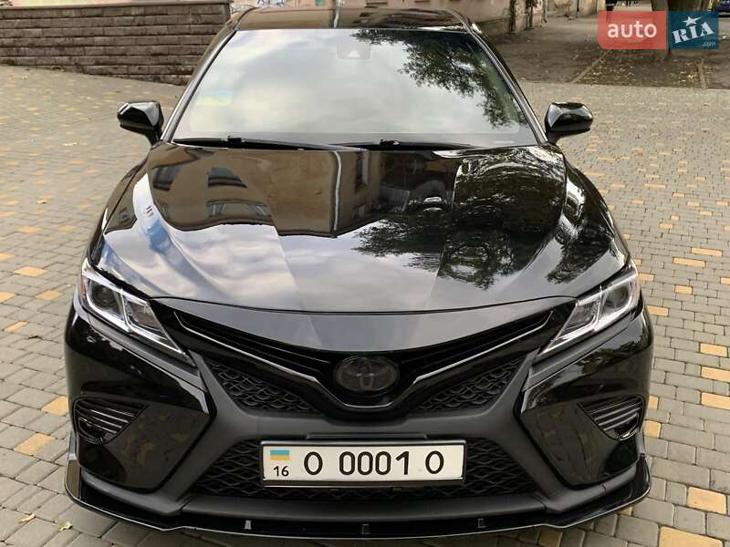 Седан Toyota Camry 2018 в Одессе