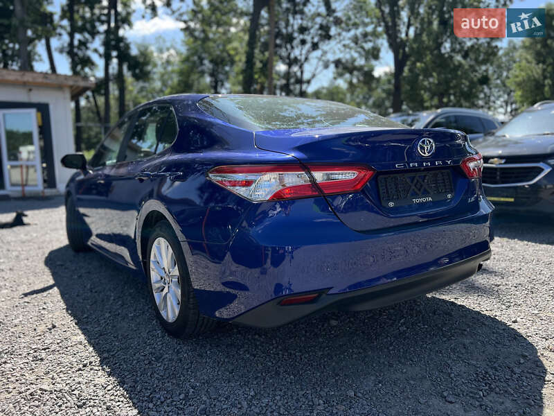Седан Toyota Camry 2017 в Умані