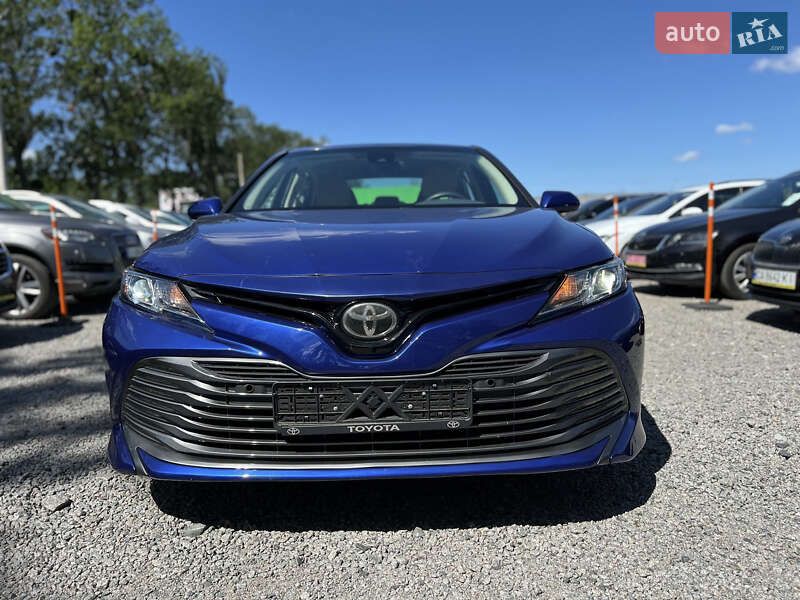 Седан Toyota Camry 2017 в Умані