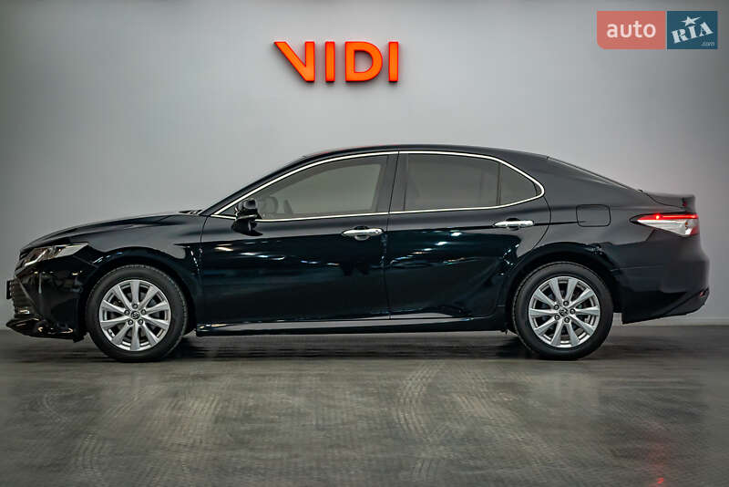 Седан Toyota Camry 2018 в Києві