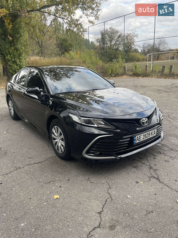 Седан Toyota Camry 2021 в Павлограде