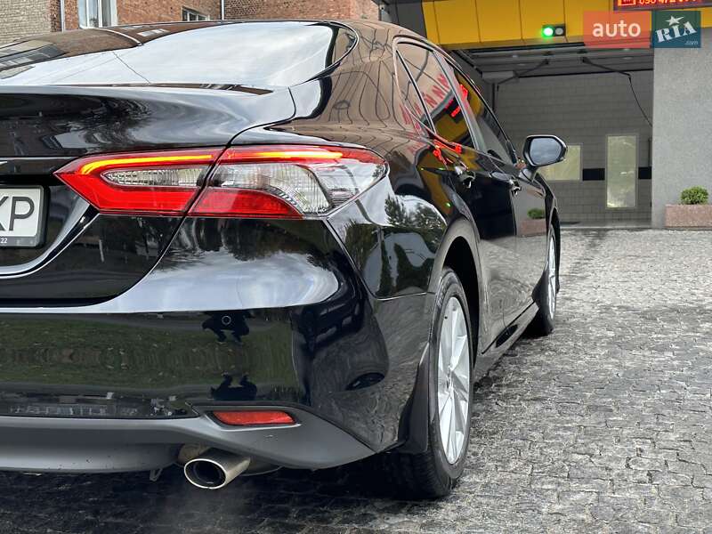 Седан Toyota Camry 2021 в Харькове