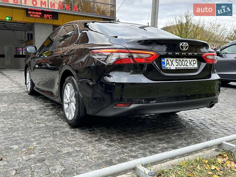 Седан Toyota Camry 2021 в Харькове