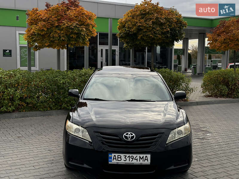Седан Toyota Camry 2007 в Виннице