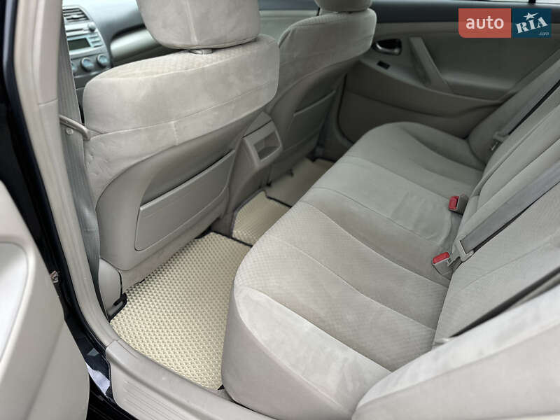 Седан Toyota Camry 2007 в Виннице
