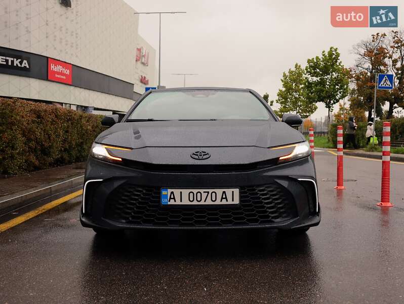 Седан Toyota Camry 2024 в Києві