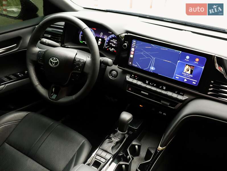 Седан Toyota Camry 2024 в Києві