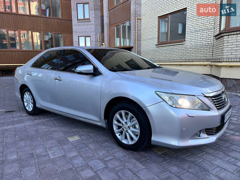 Седан Toyota Camry 2011 в Тернополе