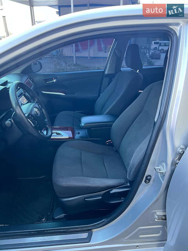 Седан Toyota Camry 2011 в Тернополе