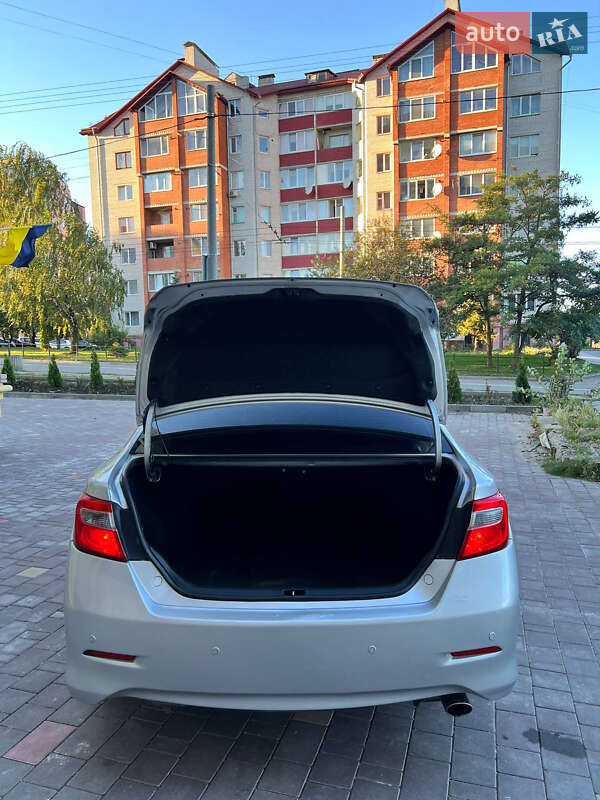 Седан Toyota Camry 2011 в Тернополе