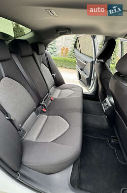 Седан Toyota Camry 2023 в 