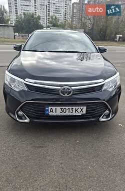 Седан Toyota Camry 2017 в Киеве