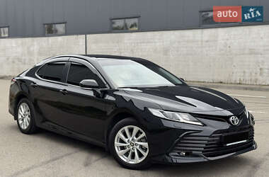 Седан Toyota Camry 2023 в Киеве