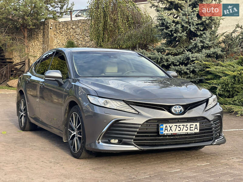 Toyota Camry 2023
