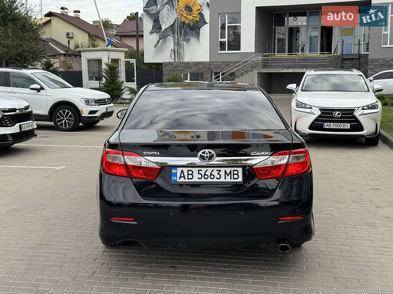 Седан Toyota Camry 2012 в Киеве