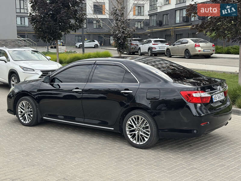 Седан Toyota Camry 2012 в Киеве