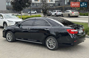 Седан Toyota Camry 2012 в 