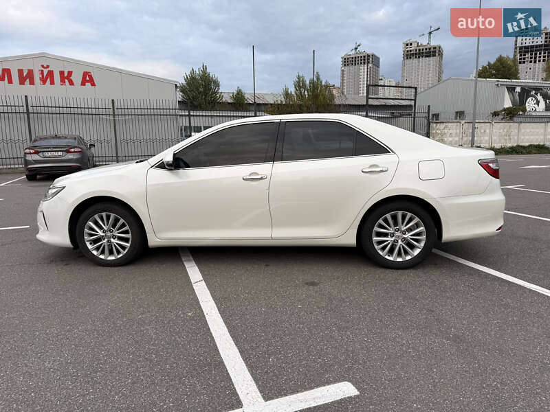 Седан Toyota Camry 2015 в Києві