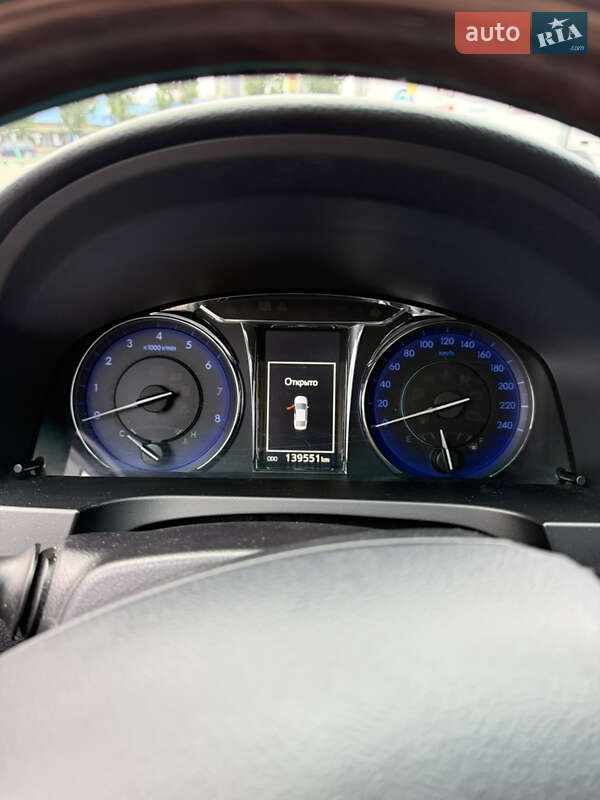 Седан Toyota Camry 2015 в Києві