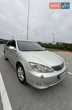 Седан Toyota Camry 2004 в  Седан Toyota Camry 2004 в